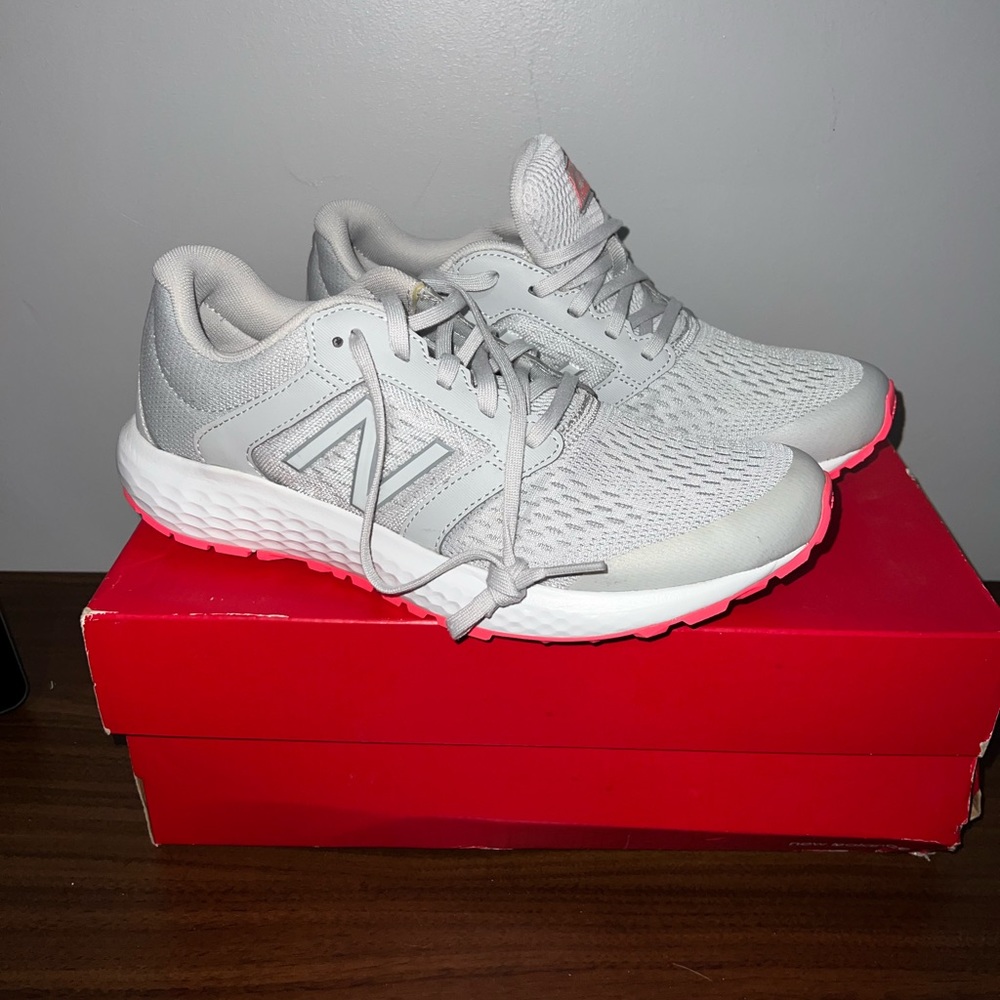 New Balance woman’s sneakers